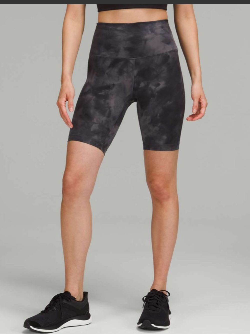 Lululemon Wunder Train High-Rise Short 8"
Diamond Dye Pitch Grey Graphite Grey